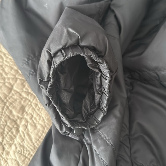 The North Face Men’s Light Weight  Zip Up Jacket - Picture 13 of 15